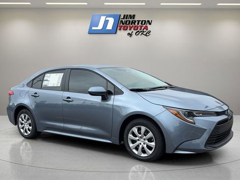 New 2026 Toyota Corolla LE FWD image 3