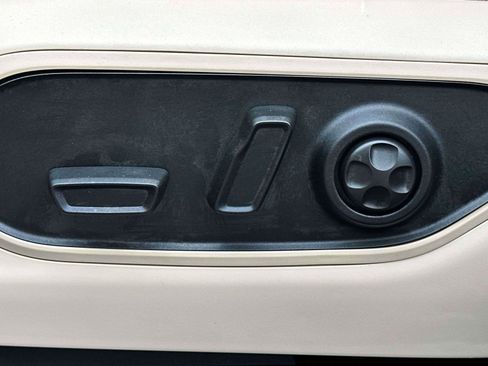 Used 2024 Jeep Grand Cherokee Limited image 16