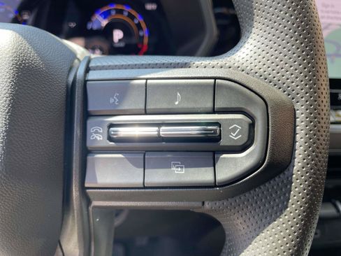 Used 2025 Chevrolet Colorado Trail Boss AWD/4WD image 8