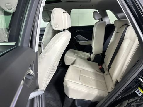 Used 2022 Audi Q3 2.0T Premium Plus w/ Premium Plus Package image 25