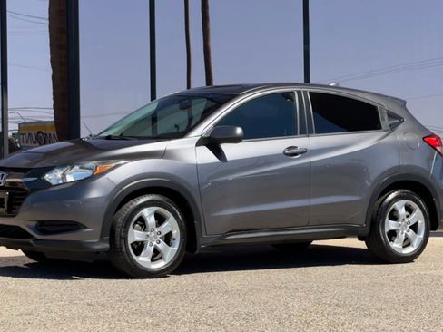 Used 2016 Honda HR-V LX image 6