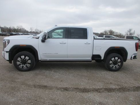 New 2026 GMC Sierra 3500 Denali w/ Denali Reserve Package AWD/4WD image 8