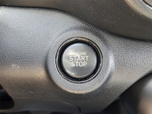 Certified 2023 Hyundai Venue Limited w/ Cargo Package image 22