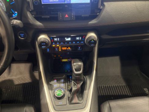 Used 2022 Toyota RAV4 XSE w/ Premium Package image 48