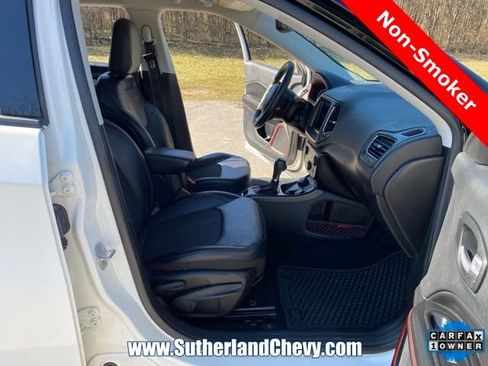 Used 2021 Jeep Compass Trailhawk image 16