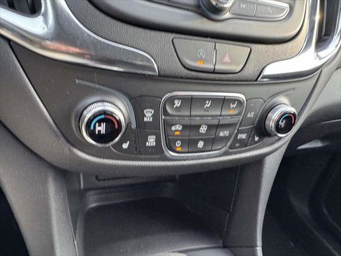 Used 2024 Chevrolet Equinox LT image 19