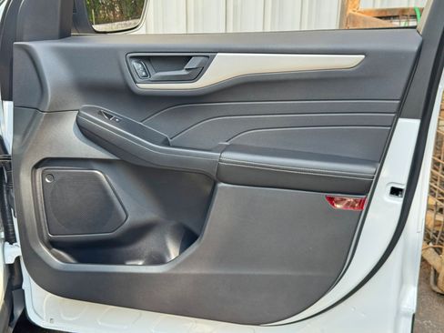 Used 2022 Ford Escape S AWD/4WD image 37