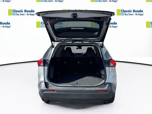 Used 2021 Toyota RAV4 LE image 27