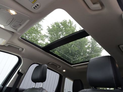 Used 2018 Ford Escape Titanium AWD/4WD image 25