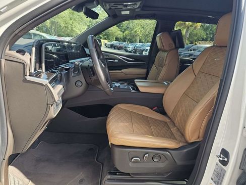 Used 2023 Cadillac Escalade ESV Sport w/ LPO, ONYX Package AWD/4WD image 23