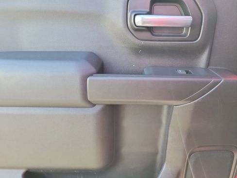 Used 2020 Chevrolet Silverado 1500 Custom w/ Custom Value Package image 8