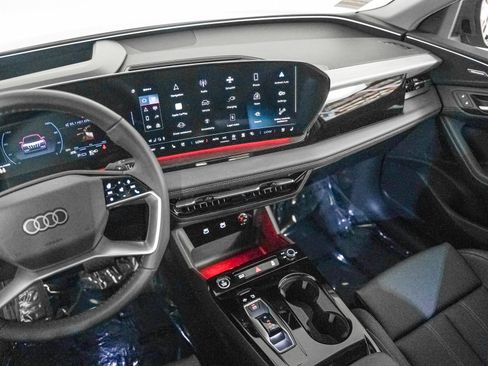 New 2025 Audi Q6 e-tron Premium Plus image 17