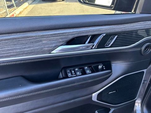 Used 2022 Jeep Wagoneer Series II image 11