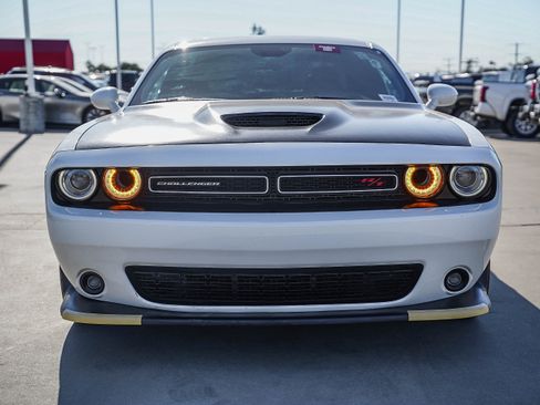 Used 2022 Dodge Challenger R/T w/ Plus Package image 2