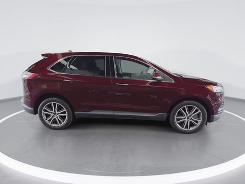 Used 2022 Ford Edge Titanium AWD/4WD image 2