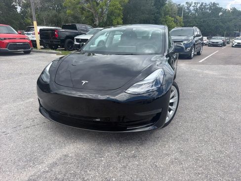 Used 2022 Tesla Model 3 Standard Range RWD image 3