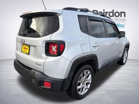 Used 2016 Jeep Renegade Latitude w/ Popular Equipment Group image 8