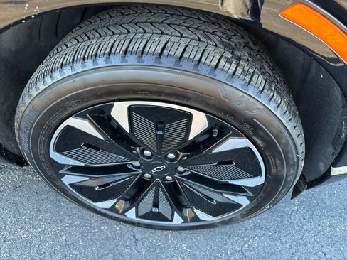 Used 2025 Chevrolet Blazer EV RS image 13