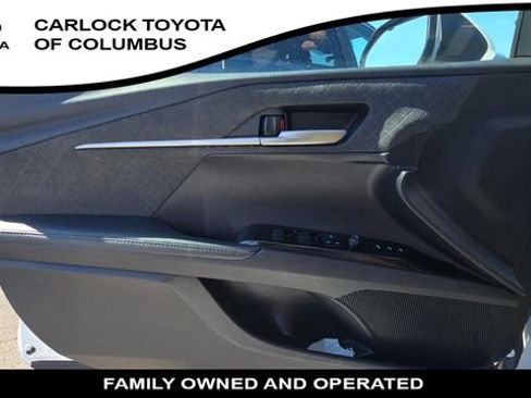 Used 2025 Toyota Camry XLE w/ Premium Plus Package image 6