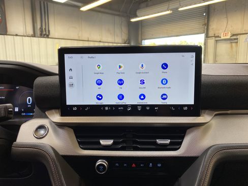 Used 2025 Ford Explorer Active image 40