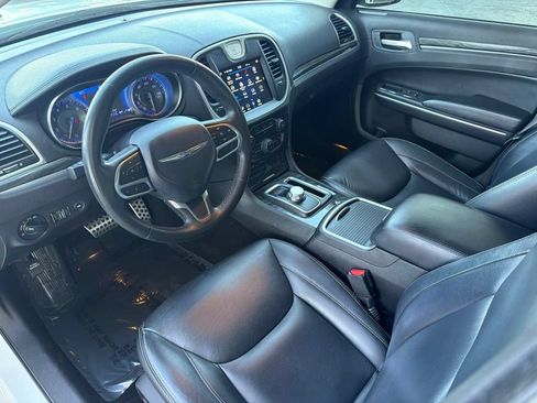 Used 2020 Chrysler 300 Touring w/ Sport Appearance Package RWD image 8