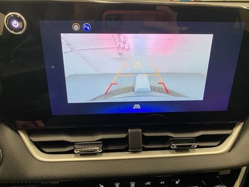 New 2026 Chevrolet Equinox LT AWD/4WD image 16