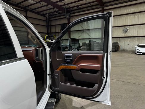 Used 2016 Chevrolet Silverado 2500 High Country w/ Duramax Plus Package image 24