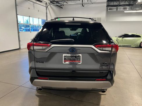 Used 2023 Toyota RAV4 XSE AWD/4WD image 4