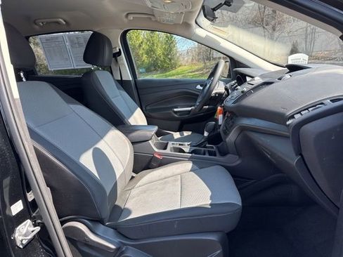 Used 2017 Ford Escape SE FWD image 25