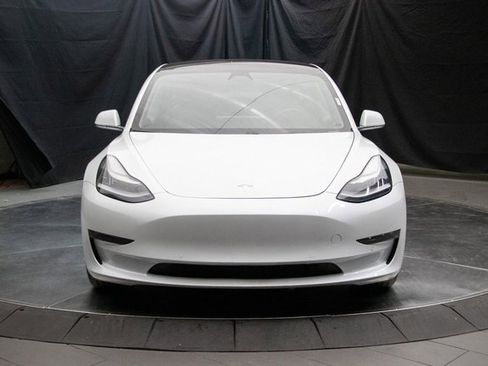 Used 2020 Tesla Model 3 Long Range image 4
