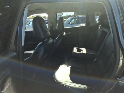 Used 2020 Jeep Compass Trailhawk image 15