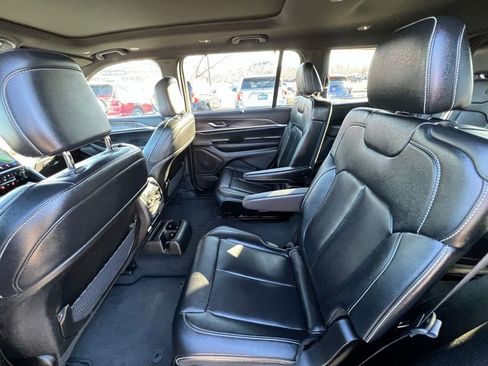 Used 2024 Jeep Grand Cherokee L Limited w/ Luxury Tech Group II image 19