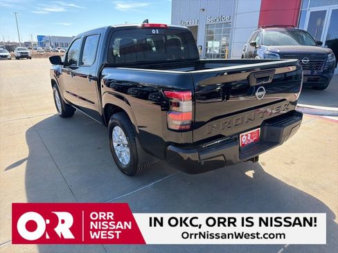 Used 2024 Nissan Frontier SV w/ SV Convenience Package image 3