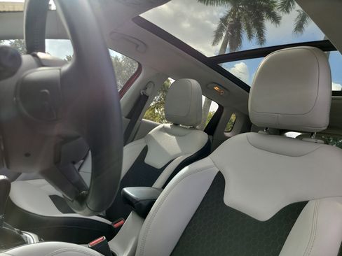 Used 2019 Jeep Compass Latitude FWD image 20