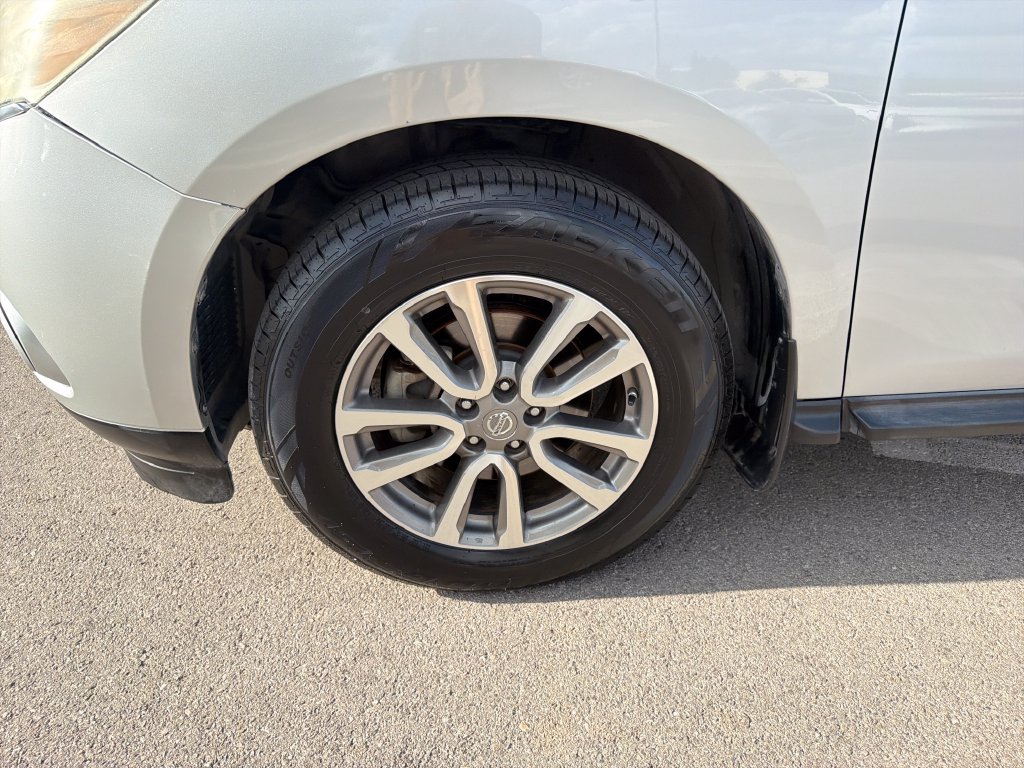 Used 2015 Nissan Pathfinder S FWD image 12