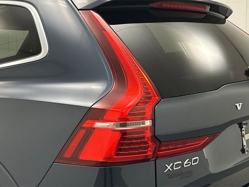 Used 2020 Volvo XC60 T6 Momentum image 23