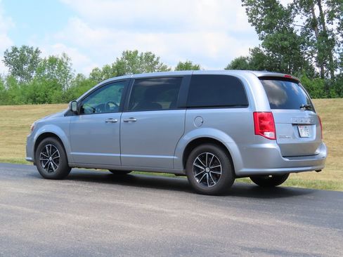 Used 2018 Dodge Grand Caravan SE FWD image 6