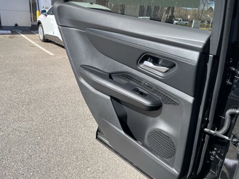 Certified 2025 Nissan Ariya ENGAGE+ image 31