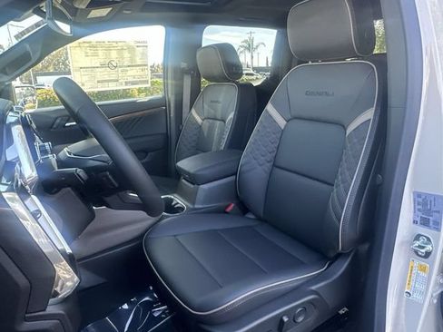 Used 2026 GMC Canyon Denali AWD/4WD image 21