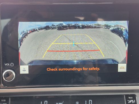 Used 2025 Toyota Camry SE image 30