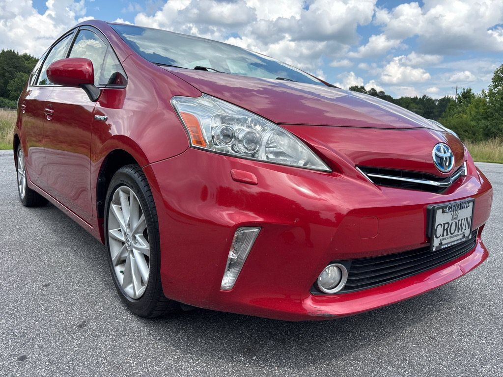 Used 2014 Toyota Prius V Five FWD image 7