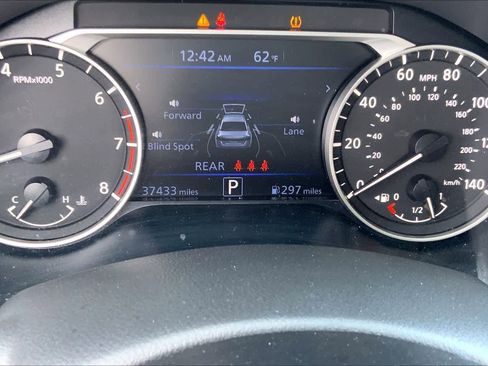 Used 2024 Nissan Altima 2.5 SV image 24