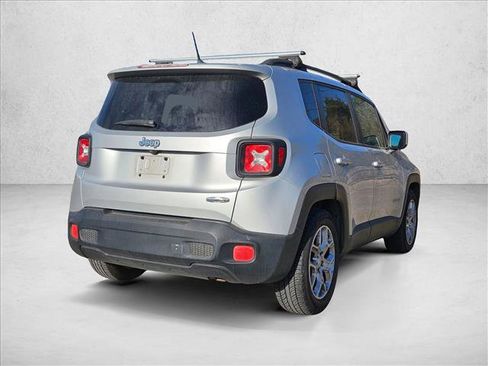 Used 2015 Jeep Renegade Latitude w/ Popular Equipment Group image 5