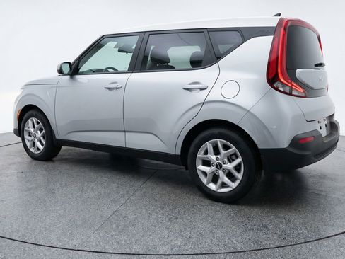 Used 2025 Kia Soul LX w/ LX Technology Package FWD image 6