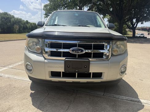 Used 2009 Ford Escape XLT FWD image 2