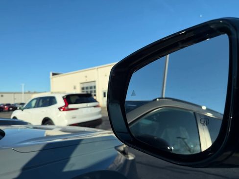 Used 2023 Jeep Grand Cherokee Limited image 22