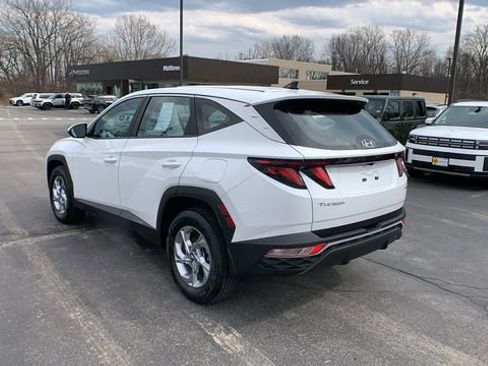 Used 2023 Hyundai Tucson SE AWD/4WD image 3