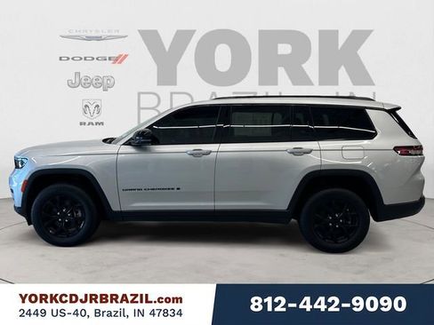 Used 2024 Jeep Grand Cherokee L Laredo AWD/4WD image 2