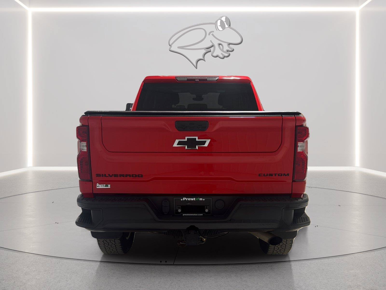 Used 2022 Chevrolet Silverado 2500 Custom w/ Custom Value Package AWD/4WD image 4