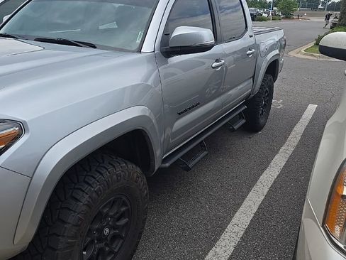 Used 2022 Toyota Tacoma SR5 w/ Technology Package AWD/4WD image 16